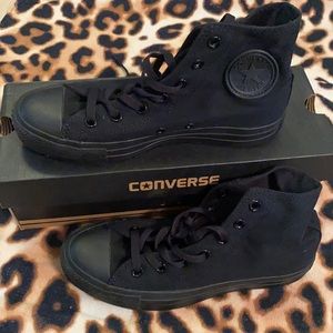 Like New All Black Converse!